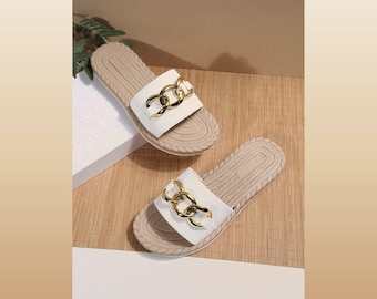 Sandalen met Touwzool en Gouden Ketting Accent