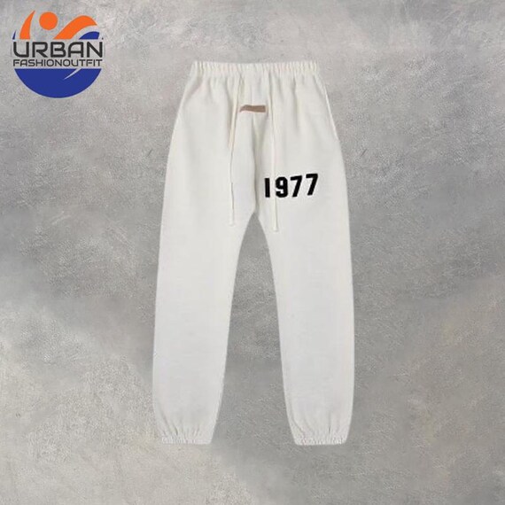 未使用！1977 essentials セットアップ Fear of God Essentials 1977 Iron Set – sneakrflow