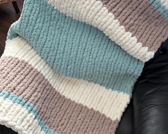 Finger Knit Blanket Pattern: Beginner DIY Throw Video Tutorial and PDF Download