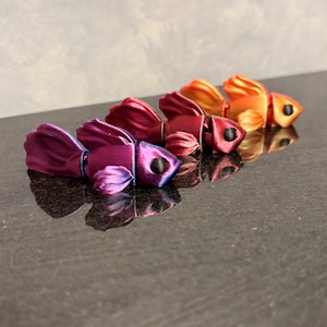 Juguete antiestrés de pez Betta impreso en 3D / Koi flexible de PLA de seda bicolor, 5 cm