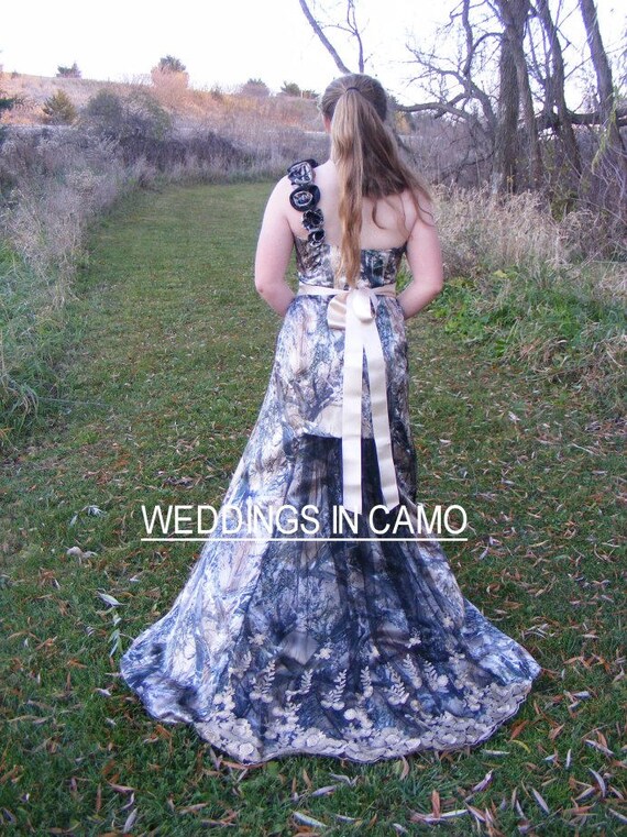 open lace back dress Amazon.com: DINGZANCAMO Mermaid Country Wedding Dresses for Bride White Camo  and Lace Prom Dress with Straps 2 Apple Green: Clothing, Shoes & Jewelry main image 1