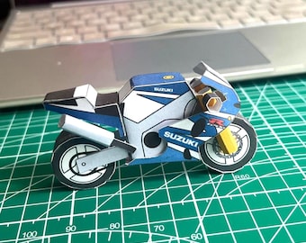 Pre-Cut Suzuki GSXR 1000 - POSTCARD + PAPERCRAFT - Motorcycle Ornament Model Kit