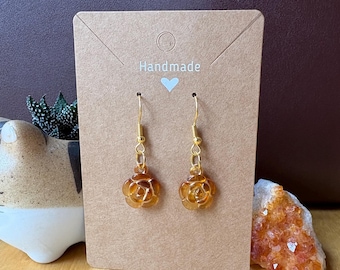 Pendientes colgantes de ámbar y oro / Rosa / Pendientes colgantes hechos a mano / Joyería artesanal
