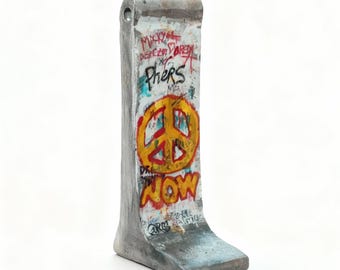 Réplica del Muro de Berlín en hormigón pintado a mano, recuerdo del grafiti