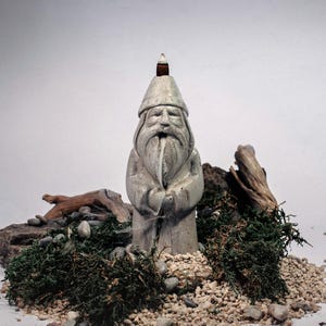 Quemador de incienso de hormigón con forma de gnomo fumante, reflujo, estatua de druida nórdica esculpida a mano, decoración de jardín