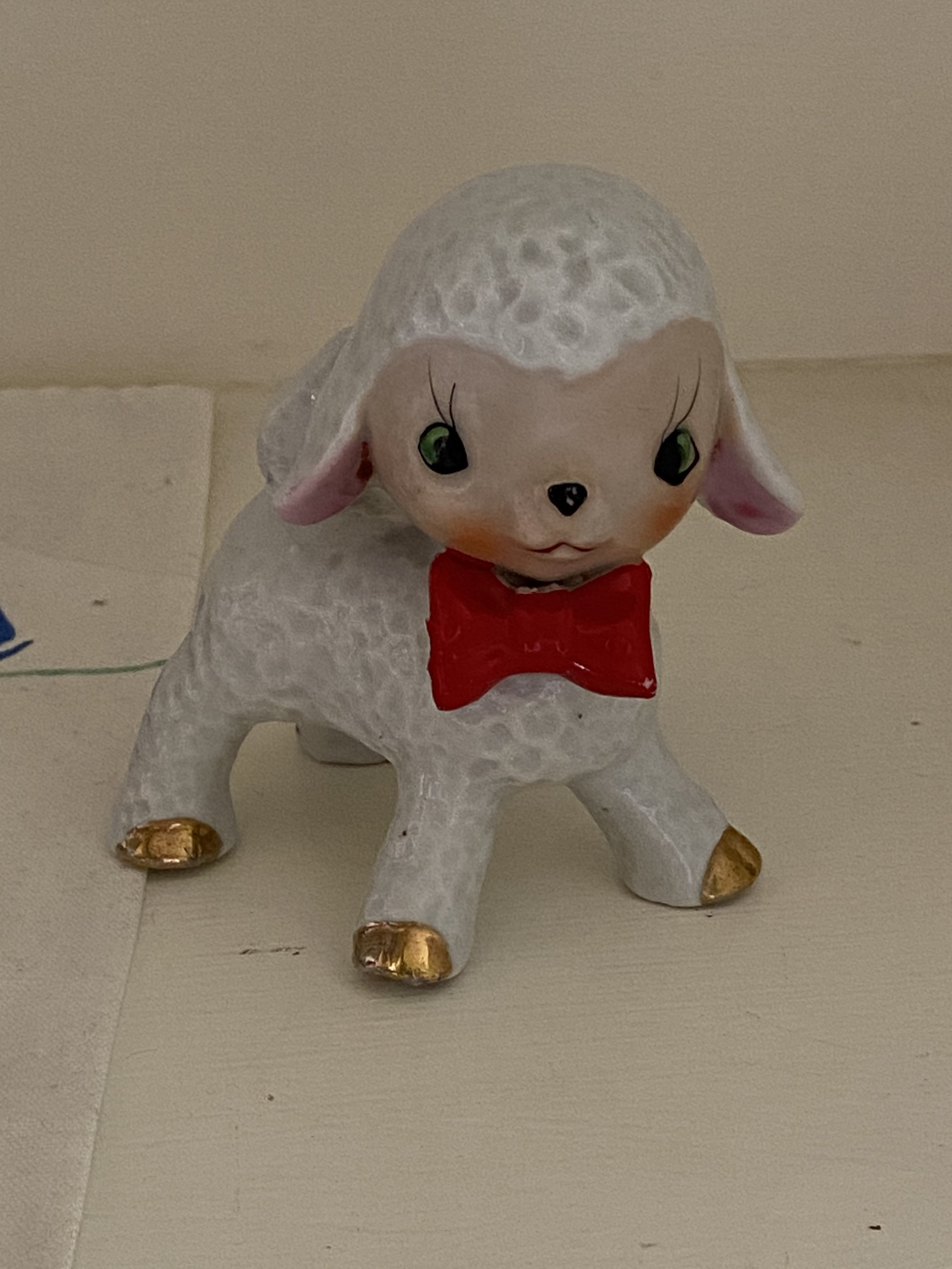 * antique sheep ✵ * クリーム色リボンの キュートな羊さん antique sheep ✵ * クリーム色リボンの キュートな羊さん