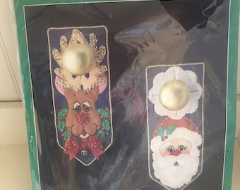 Vintage Sealed Bucilla Christmas Door Knob Covers Kit 82200, Santa & Rudolph Felt Sequins beads