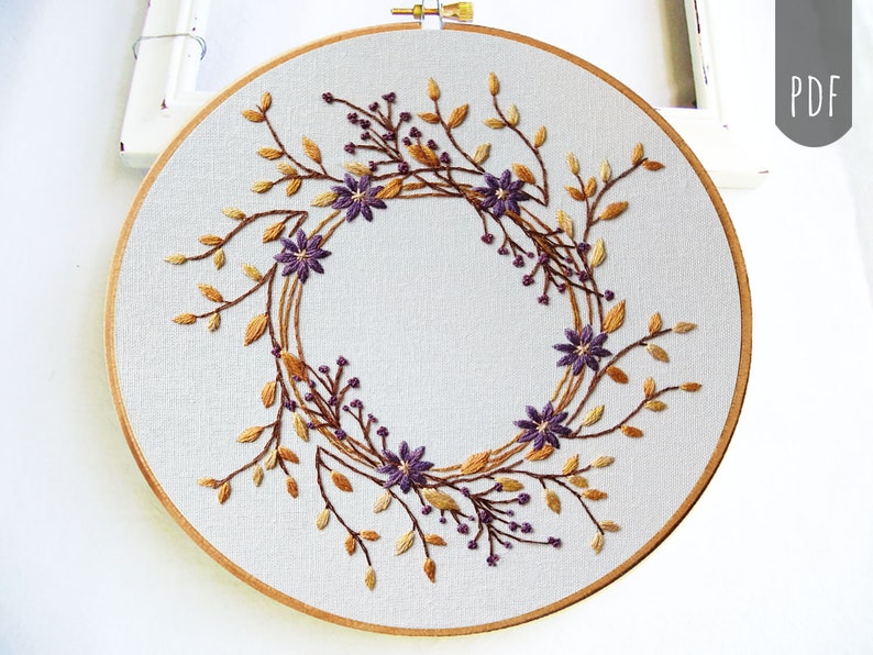 FALL WREATH PDF Hand Embroidery Pattern imagem 1