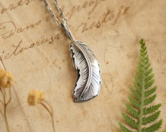 Feather pendant, minimalist silver necklace, bird lover jewelry, gift for her