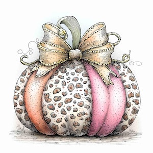 Peut inclure: Une illustration de citrouille décorative présentant des sections alternées à motif léopard et des couleurs rose ou pêche unies. La citrouille est surmontée d'un grand nœud beige détaillé avec des accents dorés pailletés et des vrilles fines.