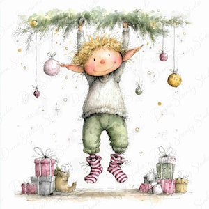 Puede incluir: Una ilustración en acuarela de un elfo rubio con orejas puntiagudas, vestido con un suéter blanco y pantalones verdes, colgado de una rama de pino decorada con adornos. Debajo hay varias cajas de regalo envueltas en tonos rosa, verde y gris.