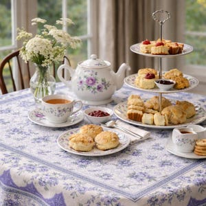Vintage 1993 April Cornell “Violets” Cotton Tablecloth – Lavender Floral Cottage Table Linen – Square Tea Table Topper 48 x 50