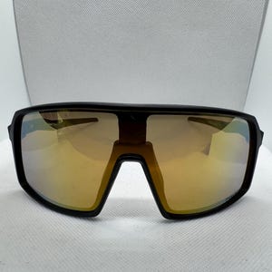 Gafas de sol con montura completa: gafas deportivas envolventes, gafas unisex modernas y audaces. Black Gold