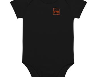 Body para Bebê EFP2R – Algodão Orgânico Edição Preta | Logotipo Bordado Minimalista