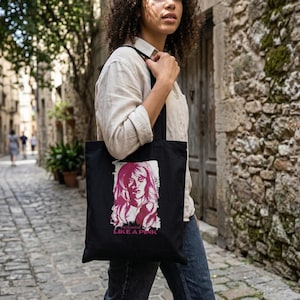 Borsa tote "Echanted Like a Pink" - Borsa in tela con illustrazione di donna estetica disegnata a mano - Borsa shopping in cotone ecologica Pinkcore - Regalo unico per artisti