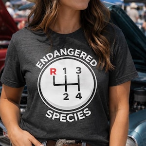 Vom Aussterben bedrohte Arten Schaltgetriebe Shirt, 4-Gang-Stick Shift T-Shirt, Getriebe Shirt, Oldtimer-Liebhaber Geschenk, Car Guy Shirt