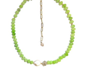 Jade kralenketting met parel en herkimerkwarts "Lenteweide"