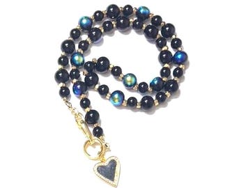 Iriserende zwarte kralenketting met hartbedel (16 inch) "Iridescent Nightfall"