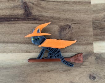 Erstwilder Bed Knobs & Broomsticks Brooch cat pin NWOT all item prices include US tariffs