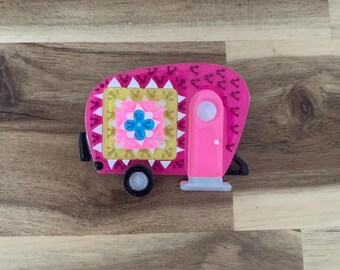 Erstwilder Cosiest of Campers Brooch pin NWOT all prices include US tariffs