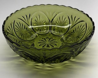 Anchor Hocking Medallion Green Glass Bowl Star Cameo Vintage MCM Serving