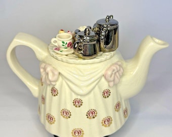 Cardew Designs Canadian Pacific Hotels Mini Teapot Handcrafted Collectible Vtg