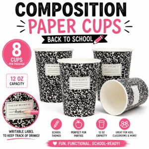 Peut inclure: Un ensemble de gobelets en papier avec un motif de cahier de composition noir et blanc. Chaque gobelet possède une étiquette rectangulaire blanche avec le texte THIS CUP BELONGS TO. L'emballage indique 8 gobelets par paquet d'une capacité de 355 ml.