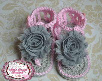 pink baby summer sandals - baby girl shoes - baby shower gift - flower sandals - flip flops - crochet sandals