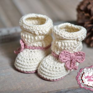 crochet baby boots- baby slouch boots - baby girl booties - baby shower gift - 0 3 month - crochet baby shoes - - crochet baby boots
