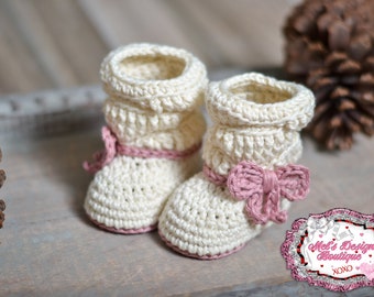 crochet baby boots- baby slouch boots - baby girl booties - baby shower gift - 0 3 month - crochet baby shoes - ivory baby girl boots