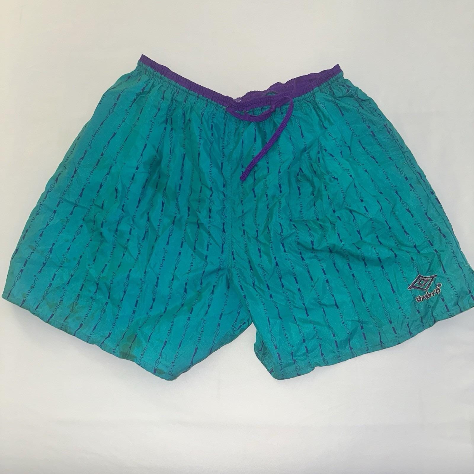 ウェア 90s umbro soccer nylon shorts Vintage 90s Umbro Checkered Soccer Shorts Nylon Satin Silky