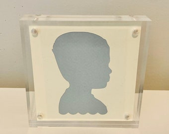 Custom Framed Silhouette Portrait with Scalloped Edge