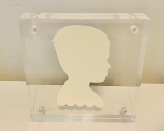 Custom Framed Silhouette Portrait with Scalloped Edge - Floating Silhouette