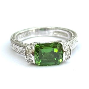 Vintage Sterling Silver Green CZ Tacori Etched Band Size 7