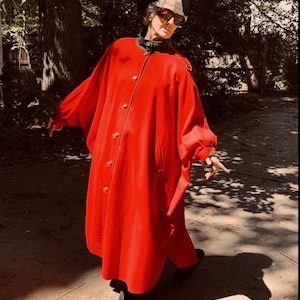 Fabulous loden wool cape coat, scarlet and green, M&G made in Germany 1980s, designer wool cape coatk Rippe’s Danville Virginia