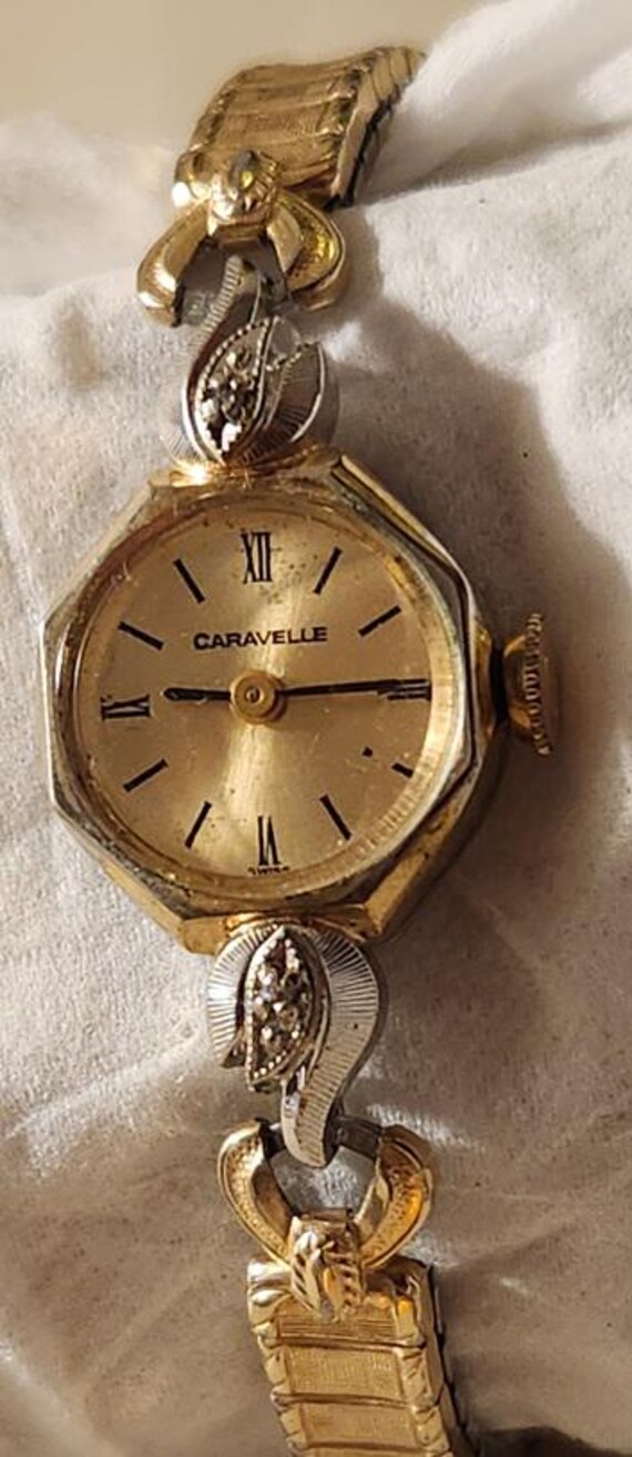 Vintage Ladies CARAVELLE 17 Jewels Automatic Watch With  display picture 2