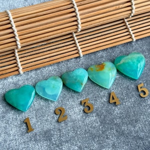 Peruansk blå opal med hjärta, lös opal cabochon för ring eller hänge