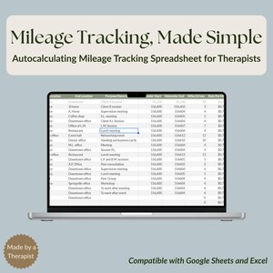 Puede incluir: Una computadora portátil muestra una hoja de cálculo de seguimiento de kilometraje con el texto "Mileage Tracking, Made Simple". La hoja de cálculo está diseñada para terapeutas y es compatible con Google Sheets y Excel. La imagen incluye un logotipo que dice "Made by a Therapist".