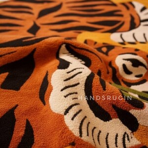 Hand-Tufted Wool Tiger Rug: Modern Floral Jungle Art, 9x12 ft image 2