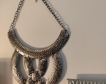 Silver metal necklace