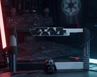 Cornice portatarga ispirata a Darth Vader