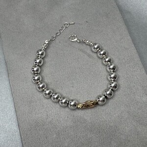 Minimalistic Silver Hematite Beaded Bracelet - Silver & Gold Bicolor 8 mm