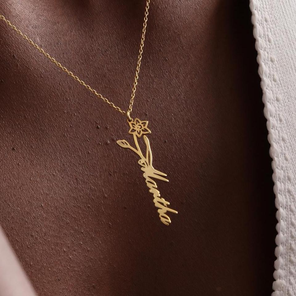 Birth Flower Name Necklace, Custom Name Pendant with Birth Flower, Personalized Floral Jewelry, Gold Name Necklace, Mother’s Day Gift