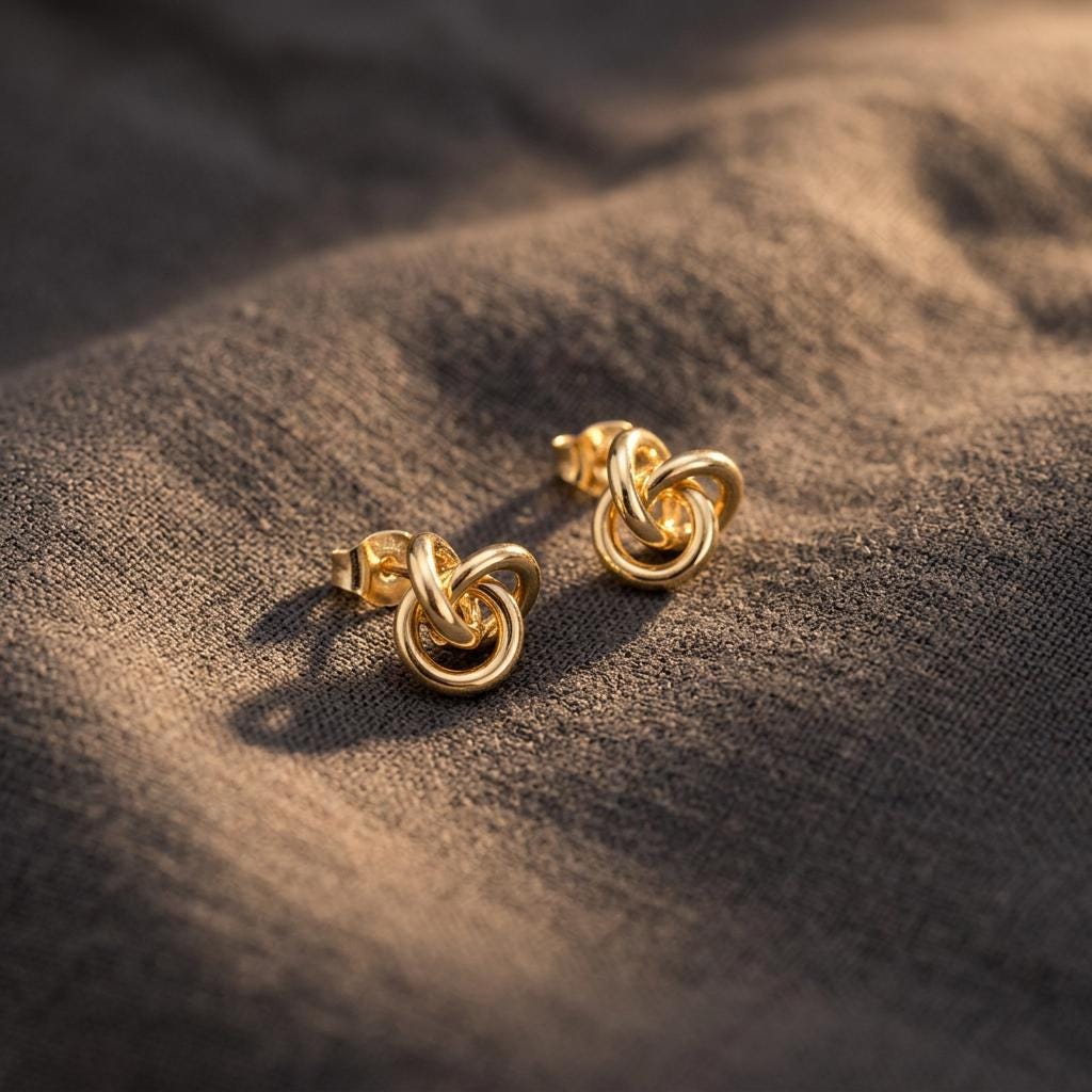 Love Knot Earrings, Dainty Stud Earrings, Minimalist Knot Earrings in Gold and Silver, Bridesmaid Gifts Minimalist Knot Earrings
