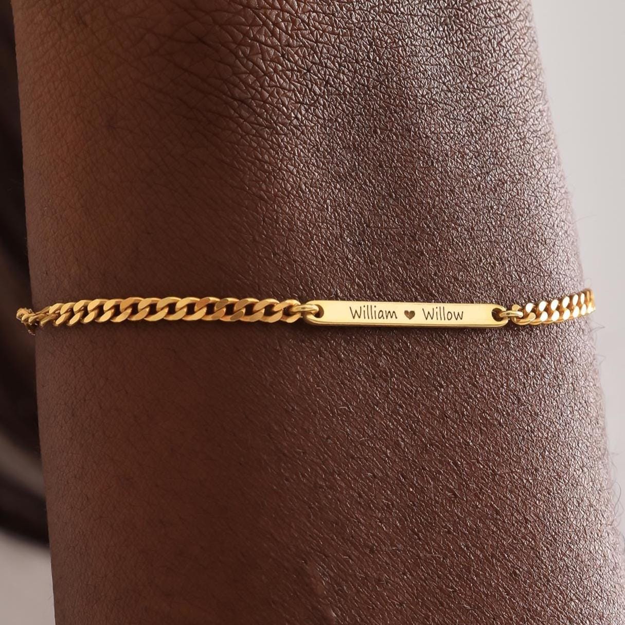 Custom Name Bar Bracelet with Curb Chain, Mini Engraved Bar Bracelet, Mother’s Day Gift, Valentine’s Day Jewelry, Personalized Keepsake