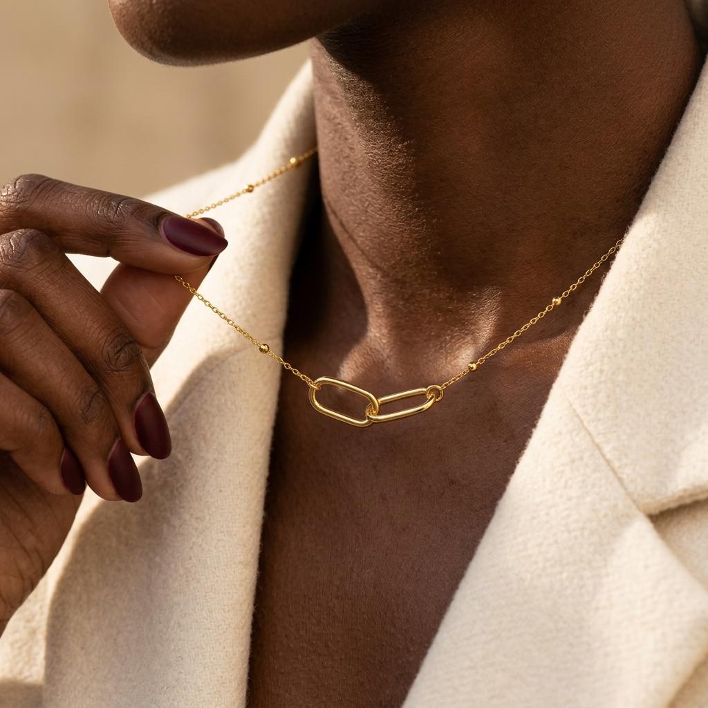 Linked Pendant Necklace, Infinity Link Necklace, Interlocking Circle Necklace, Minimalist Gold Jewelry, Family Necklace Gift for Mom Sister