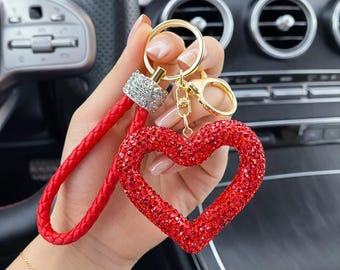 Trendy roze hart sleutelhanger met schattige bedel voor vrouwen, unieke handgemaakte stijl, perfect cadeau-idee voor verjaardagen, tassen, rugzakken accessoire