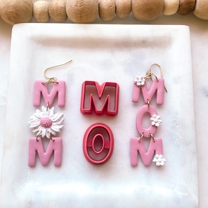 CORTADORES PARA MAMÁ // Cortadores de letras del alfabeto, cortadores de arcilla para el Día de la Madre, suministros de joyería para la maternidad, filo de corte de 0,3 mm
