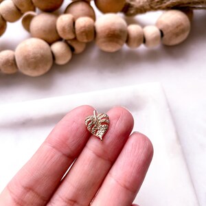18K vergoldeter MONSTERA LEAF Gold-Ohrringpfosten – Schmuck-Charm-Ohrhänger-Komponente, Kupfer