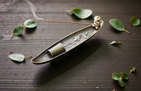 Creative Japanese Boat Incense Holder – Fishing Man Incense Burner, Aromatherapy Ornament, Retro Home Decor, Meditation & Relaxation Gift